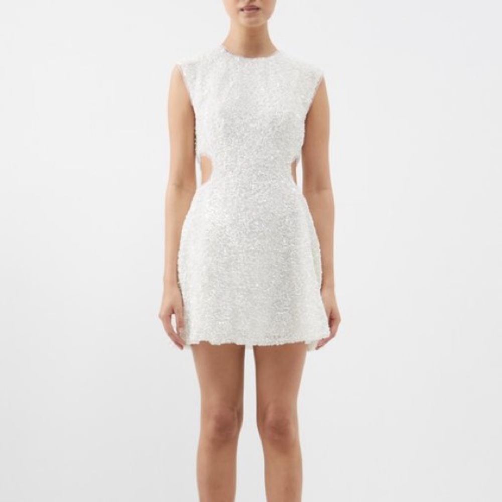 Elegant White Sleeveless Dress